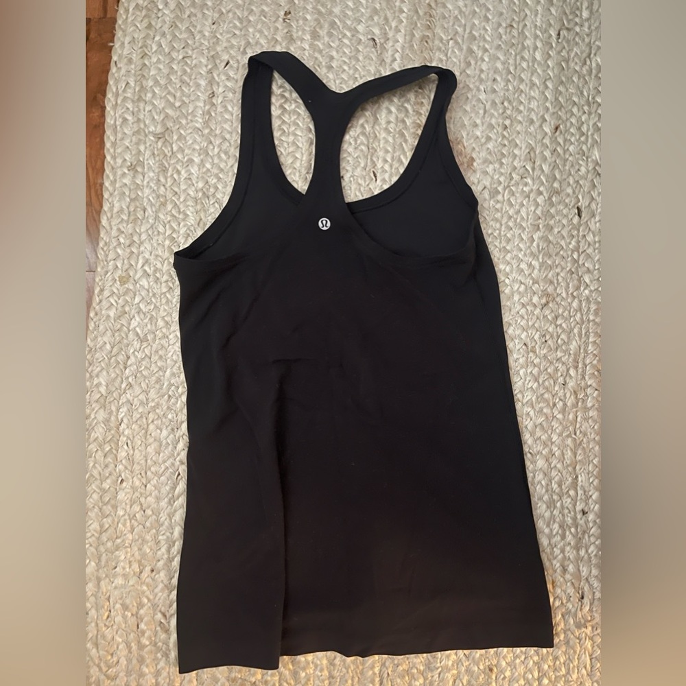 Black Lululemon tank